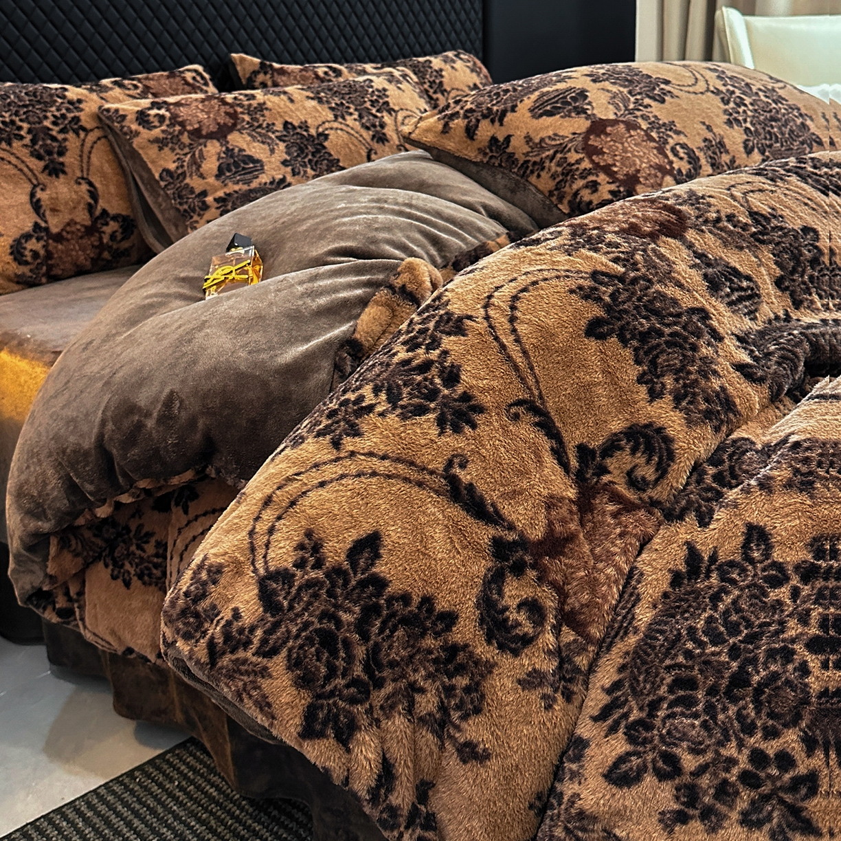 91家纺网 家纺一手货源 找家纺 民新家纺 2025新款兔毛绒印花简约款四件套 简约款-月影