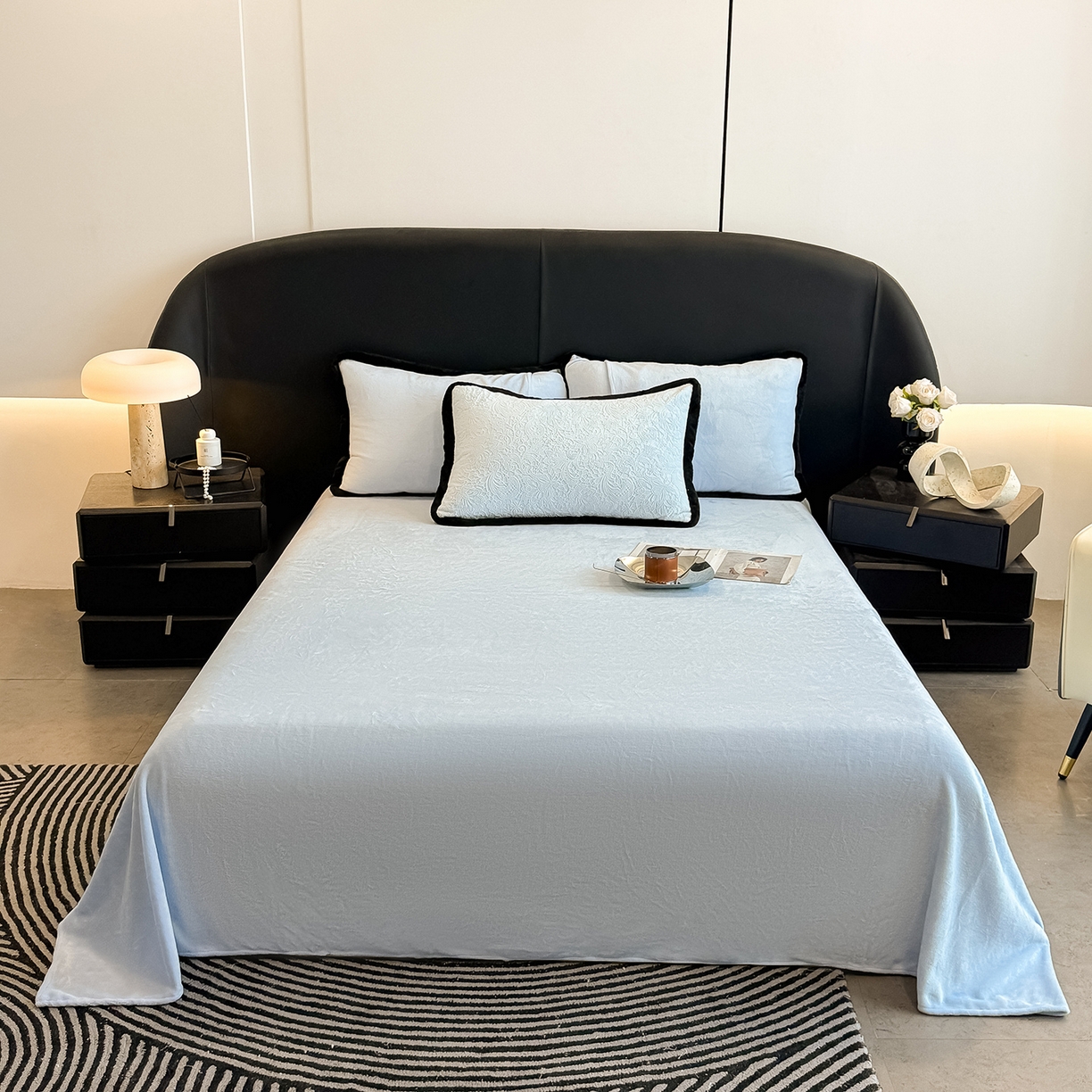 91家纺网 家纺一手货源 找家纺 典曼家纺 2025新款A类宽包边雕花绒四件套 千语千叶-蓝