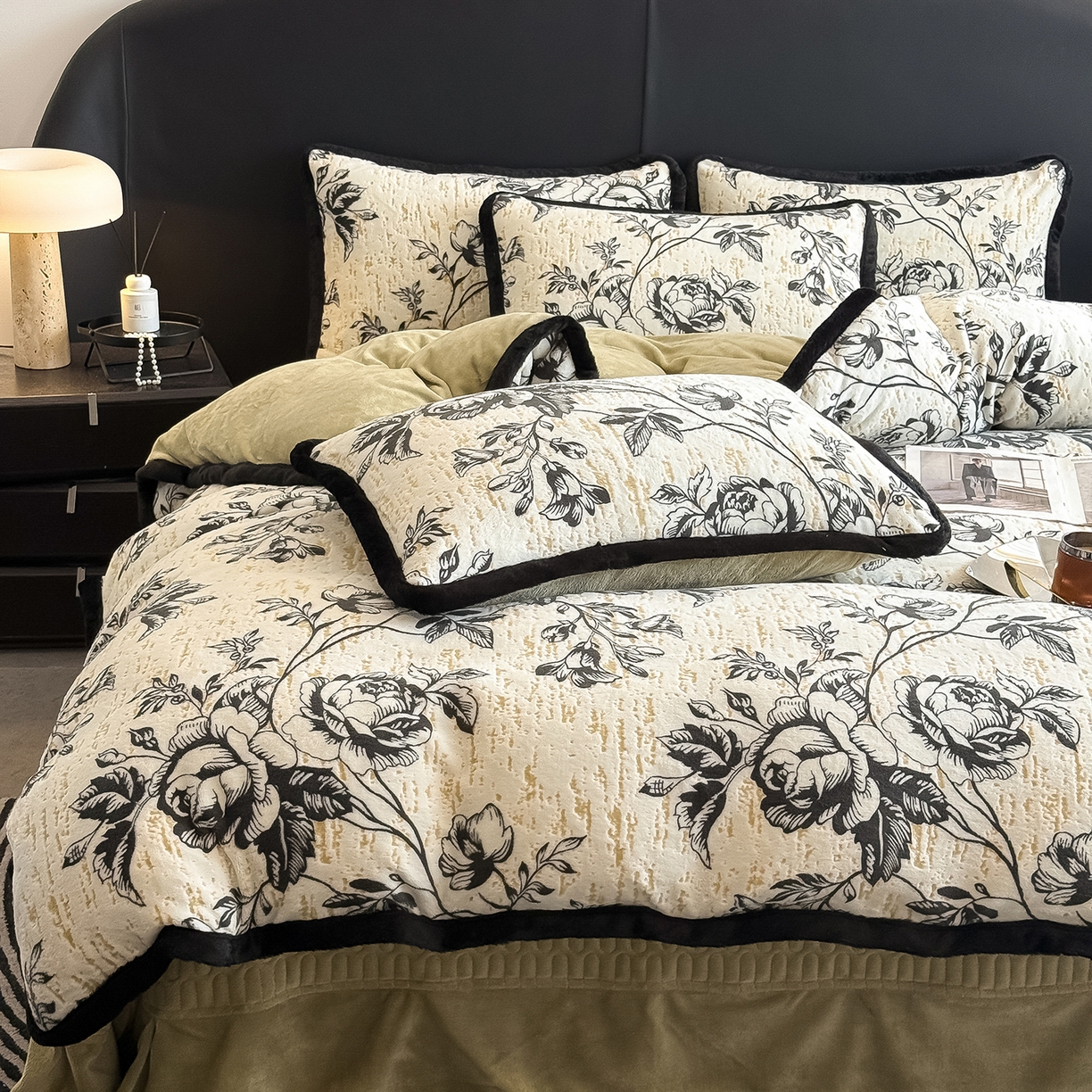 91家纺网 家纺一手货源 找家纺 典曼家纺 2025新款A类宽包边雕花绒四件套 牧野繁花