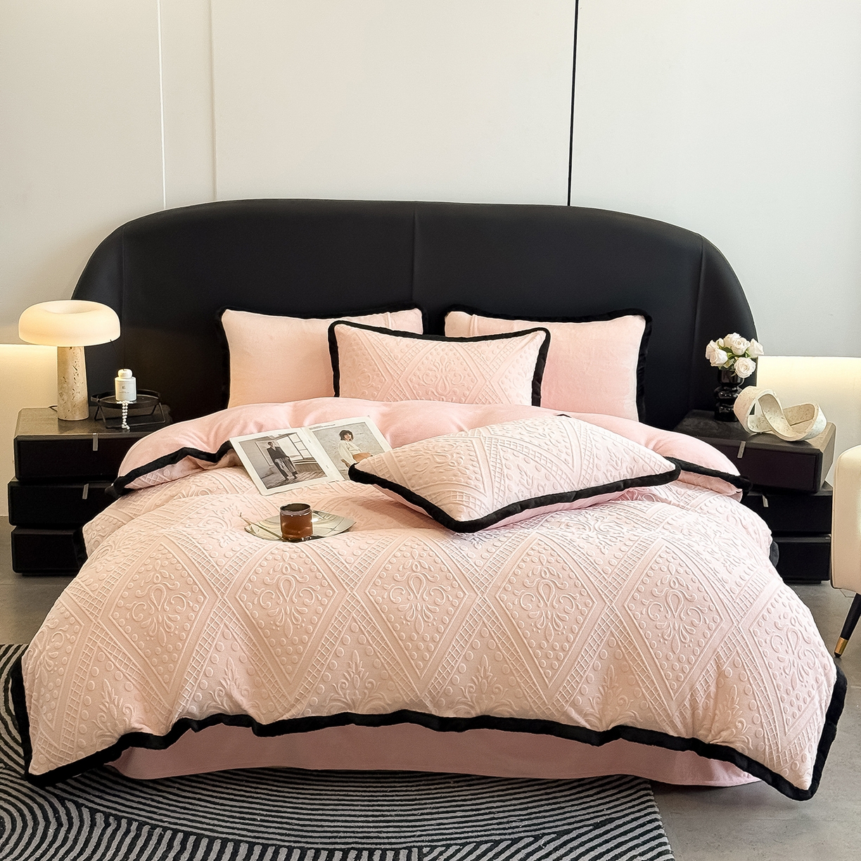 91家纺网 家纺一手货源 找家纺 （总）典曼家纺 2025新款A类宽包边雕花绒四件套