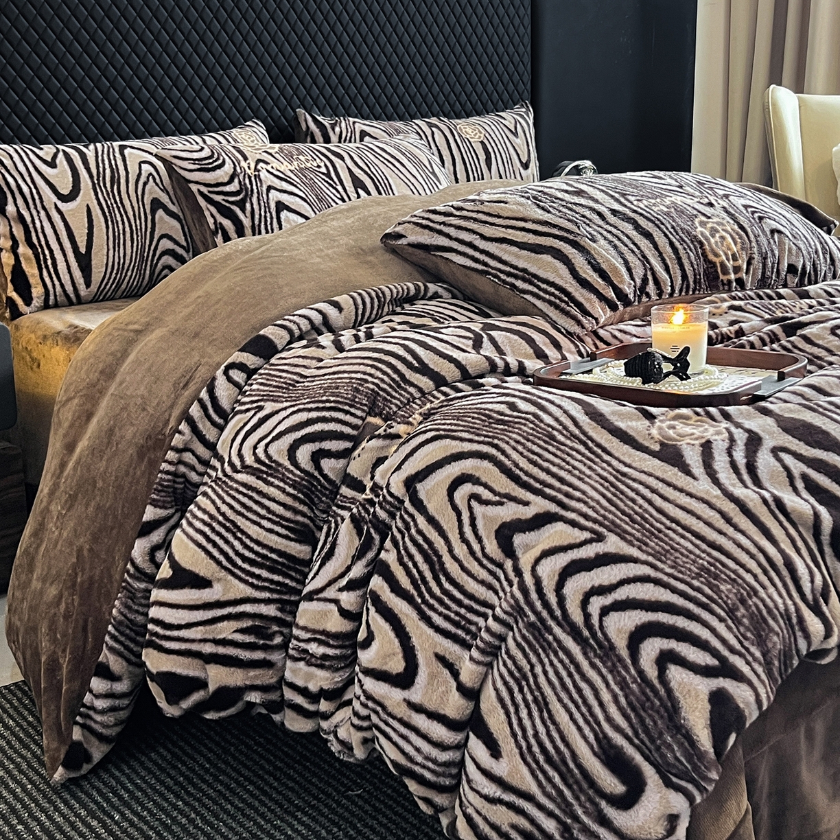 91家纺网 家纺一手货源 找家纺 民新家纺 2025新款兔毛绒印花简约款四件套 简约款-斑柔