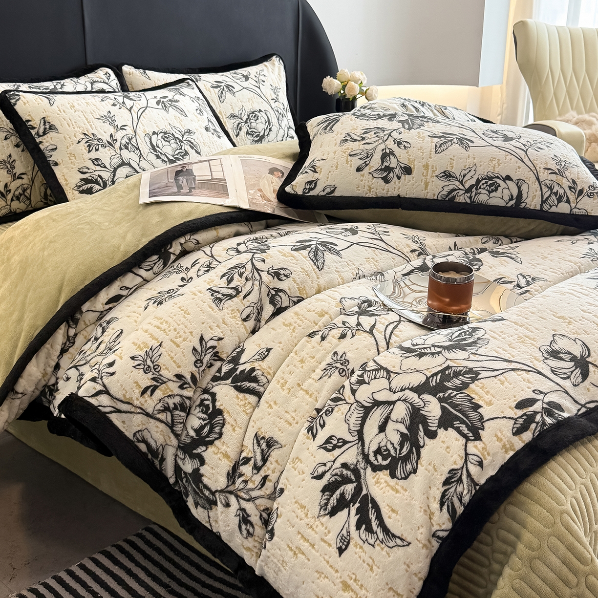 91家纺网 家纺一手货源 找家纺 典曼家纺 2025新款A类宽包边雕花绒四件套 牧野繁花