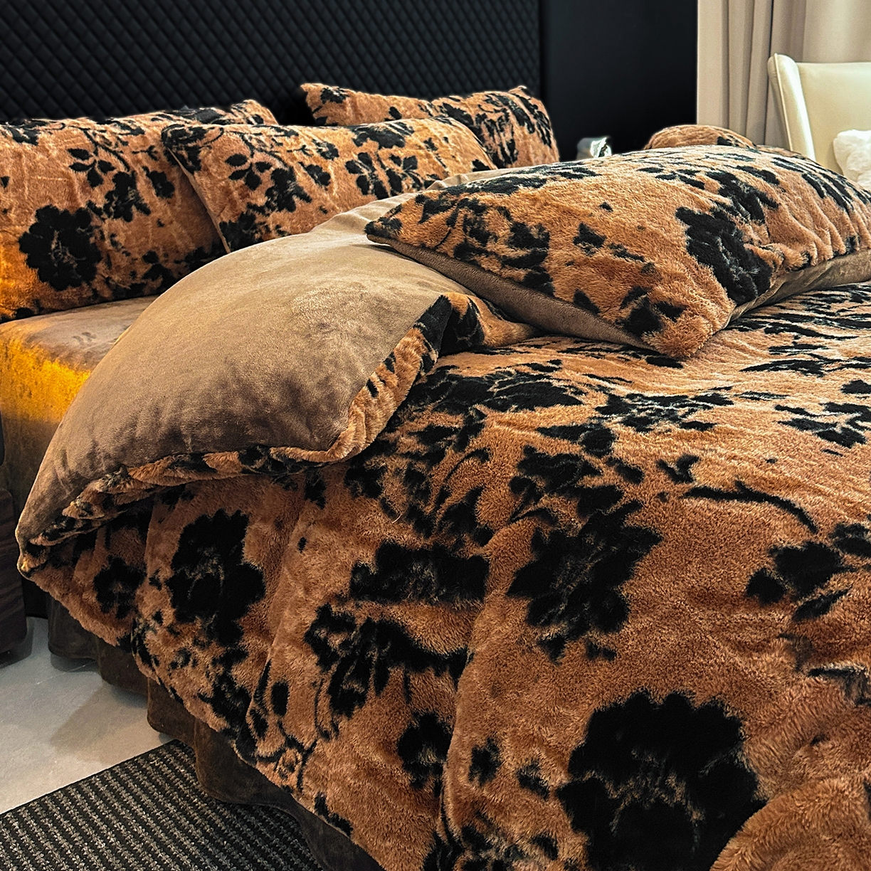 91家纺网 家纺一手货源 找家纺 民新家纺 2025新款兔毛绒印花简约款四件套 简约款-秋意