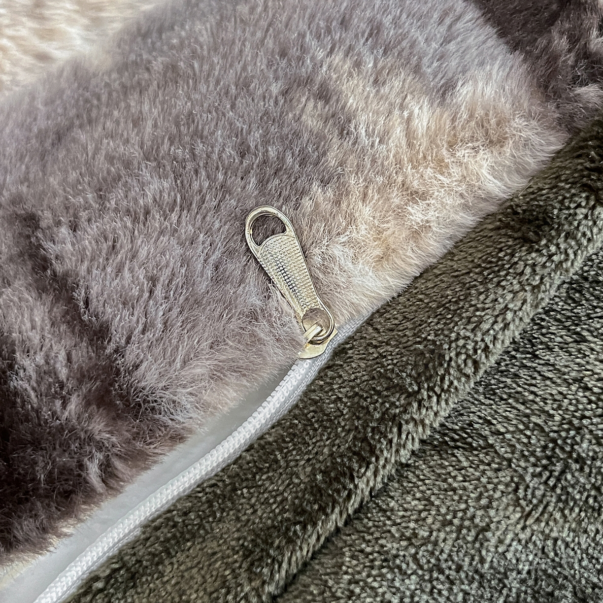 91家纺网 家纺一手货源 找家纺 民新家纺 2025新款兔毛绒印花简约款四件套 简约款-流金岁月