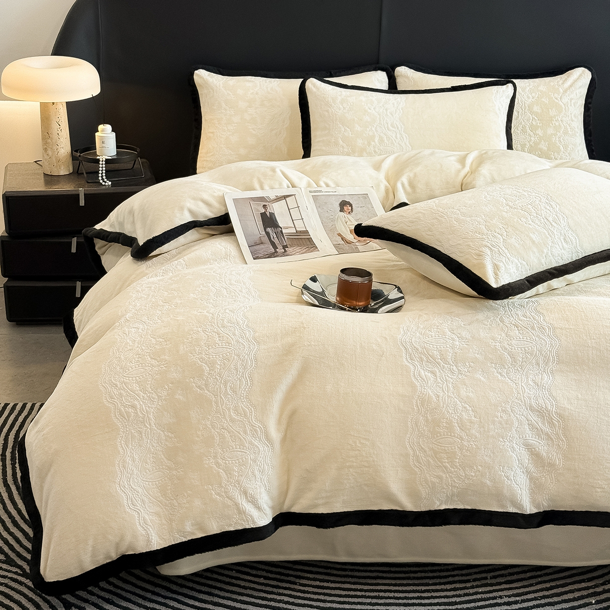 91家纺网 家纺一手货源 找家纺 典曼家纺 2025新款A类宽包边雕花绒四件套 花样年华