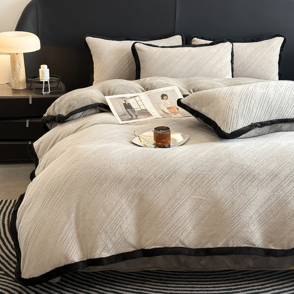 91家纺网 家纺一手货源 找家纺 （总）典曼家纺 2025新款A类宽包边雕花绒四件套