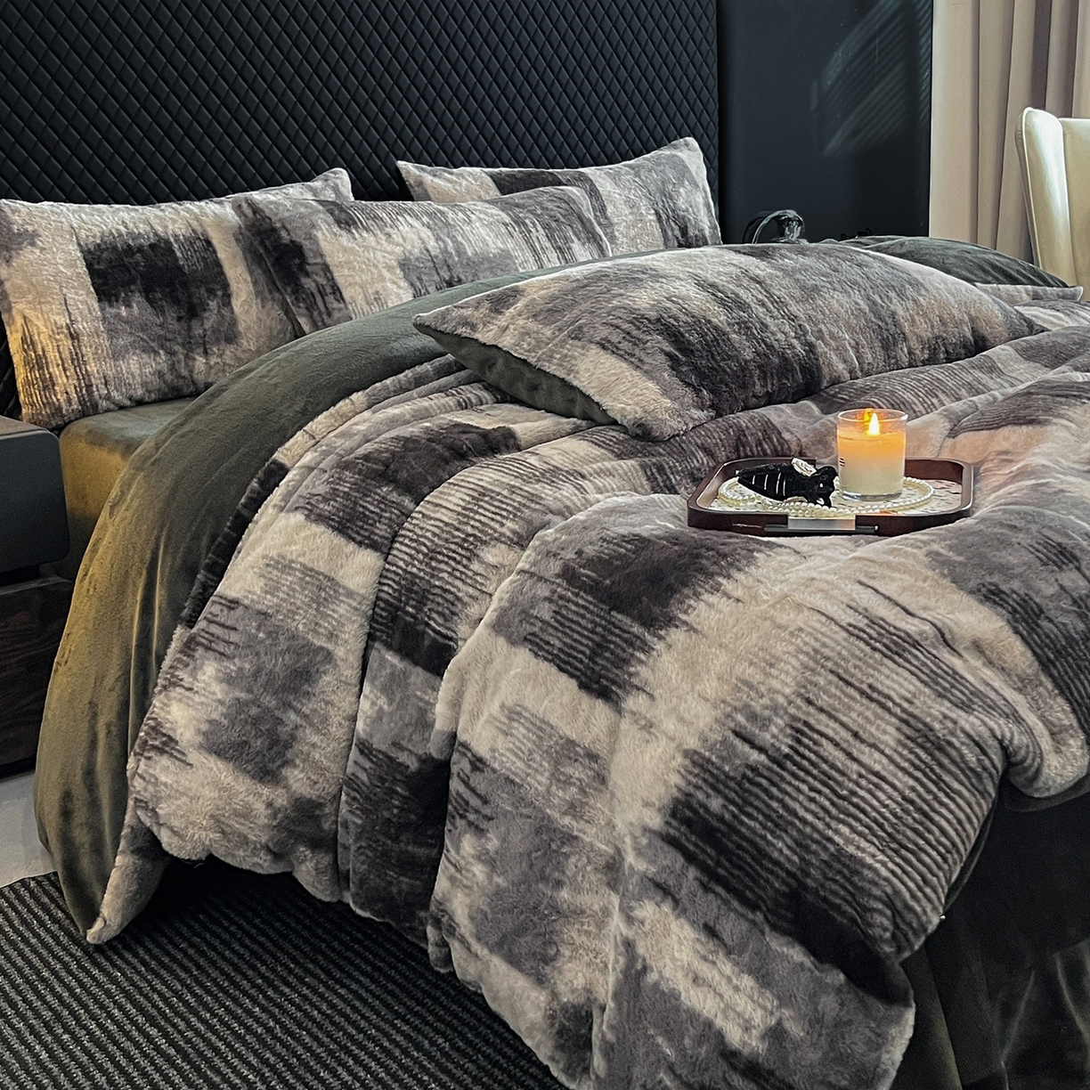 91家纺网 家纺一手货源 找家纺 民新家纺 2025新款兔毛绒印花简约款四件套 简约款-流金岁月