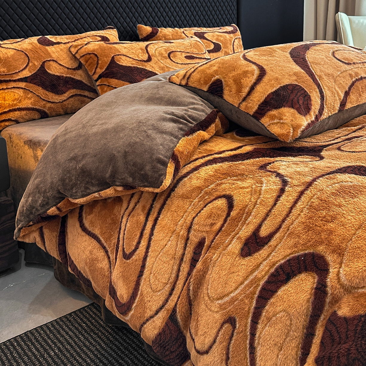 91家纺网 家纺一手货源 找家纺 民新家纺 2025新款兔毛绒印花简约款四件套 简约款-赫本