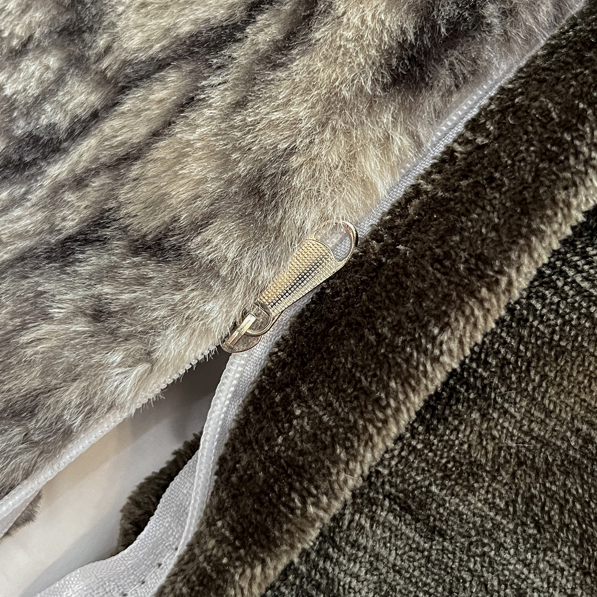 91家纺网 家纺一手货源 找家纺 民新家纺 2025新款兔毛绒印花简约款四件套 简约款-暖秋