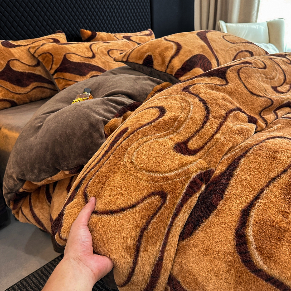 91家纺网 家纺一手货源 找家纺 民新家纺 2025新款兔毛绒印花简约款四件套 简约款-赫本