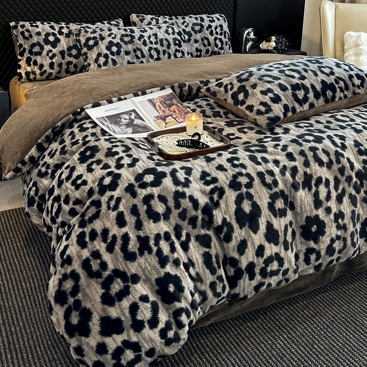 91家纺网 家纺一手货源 找家纺 民新家纺 2025新款兔毛绒印花简约款四件套 简约款豹纹-灰