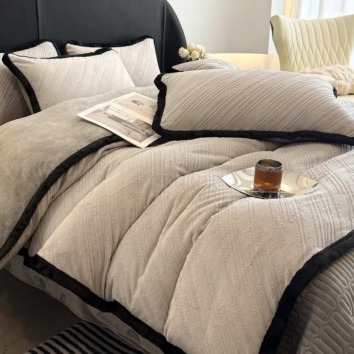 91家纺网 家纺一手货源 找家纺 （总）典曼家纺 2025新款A类宽包边雕花绒四件套