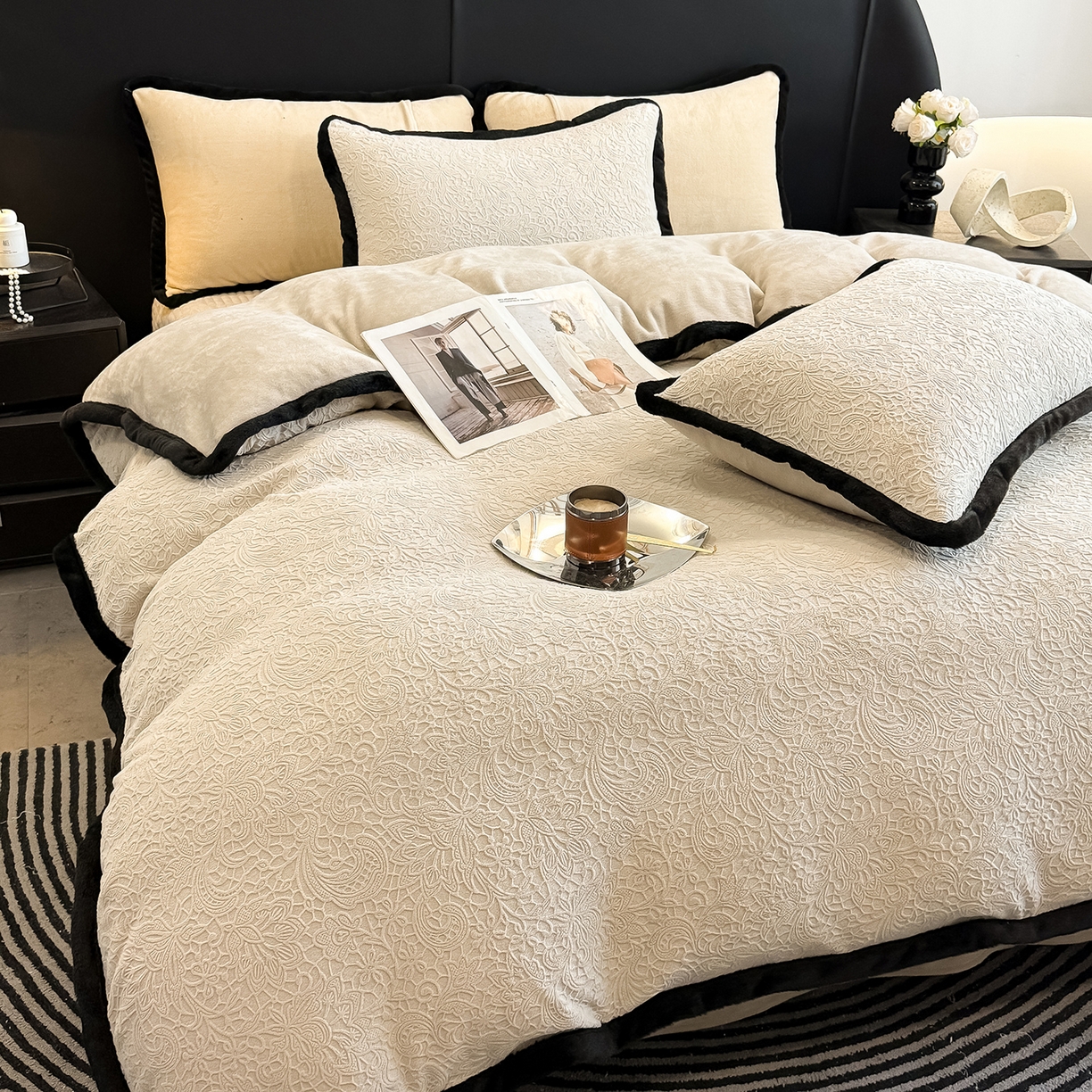 91家纺网 家纺一手货源 找家纺 典曼家纺 2025新款A类宽包边雕花绒四件套 千语千叶-黄