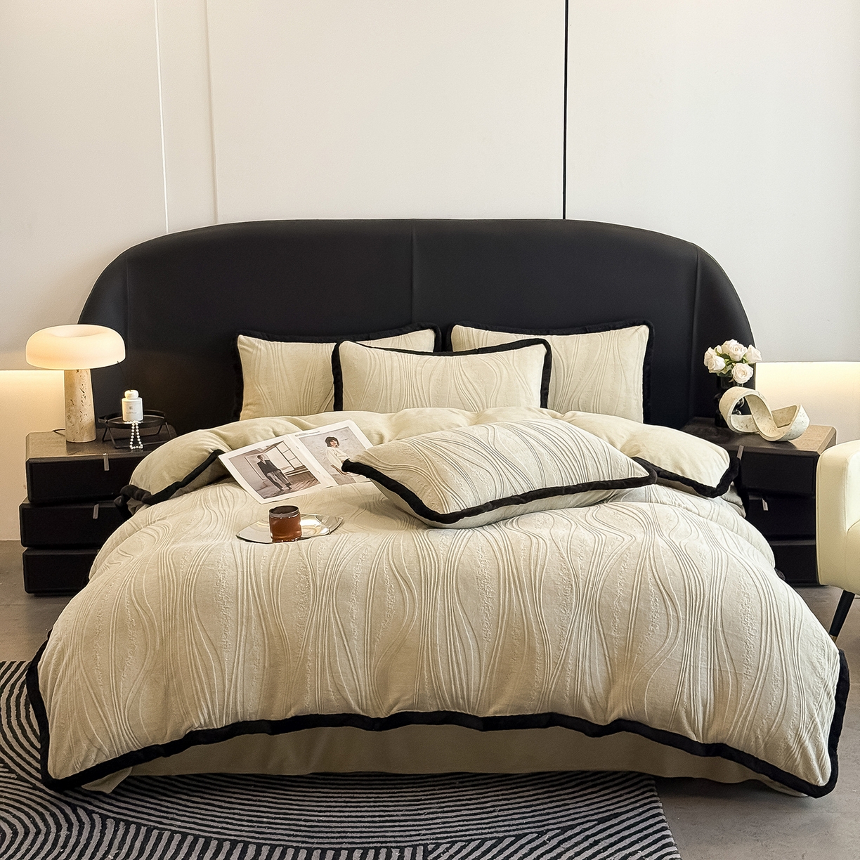 典曼家纺 2025新款A类宽包边雕花绒四件套 波纹艺术