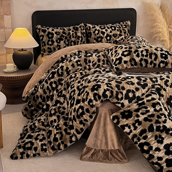 91家纺网 家纺一手货源 找家纺 民新家纺 2025新款兔毛绒印花简约款四件套 美拉德-豹紋咖