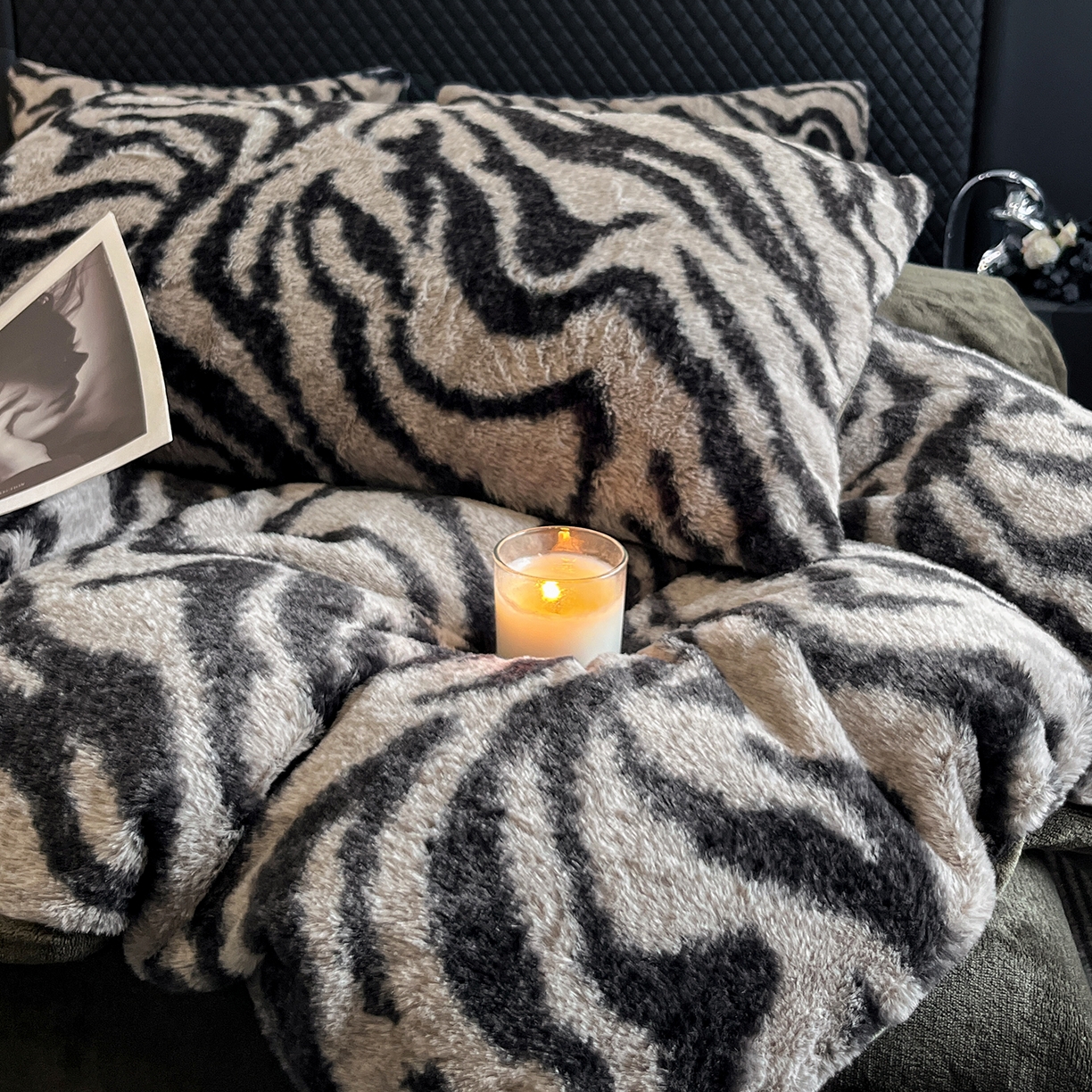 91家纺网 家纺一手货源 找家纺 民新家纺 2025新款兔毛绒印花简约款四件套 简约款-条纹