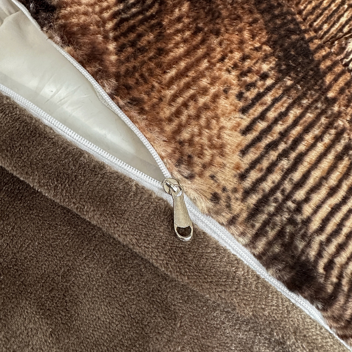 91家纺网 家纺一手货源 找家纺 民新家纺 2025新款兔毛绒印花简约款四件套 简约款-飞雁