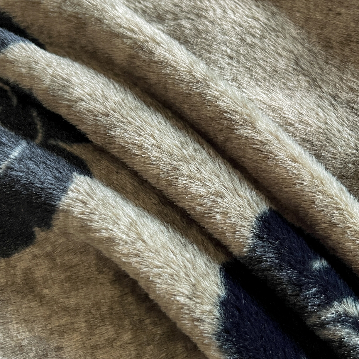 91家纺网 家纺一手货源 找家纺 （总）民新家纺 2025新款兔毛绒印花简约款四件套