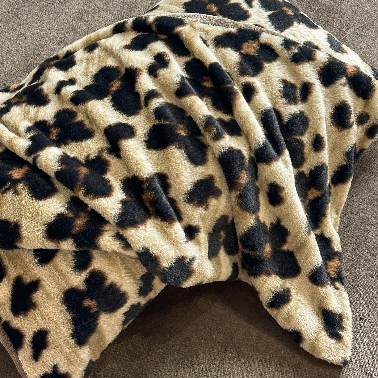 91家纺网 家纺一手货源 找家纺 民新家纺 2025新款兔毛绒印花简约款四件套 简约款-蝶语咖