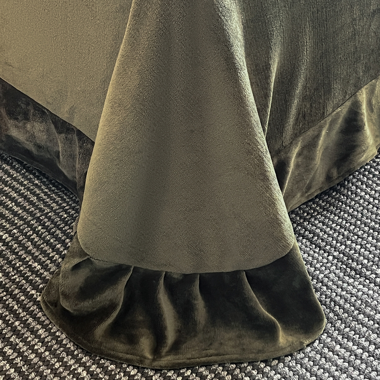 91家纺网 家纺一手货源 找家纺 民新家纺 2025新款兔毛绒印花简约款四件套 简约款-流金岁月