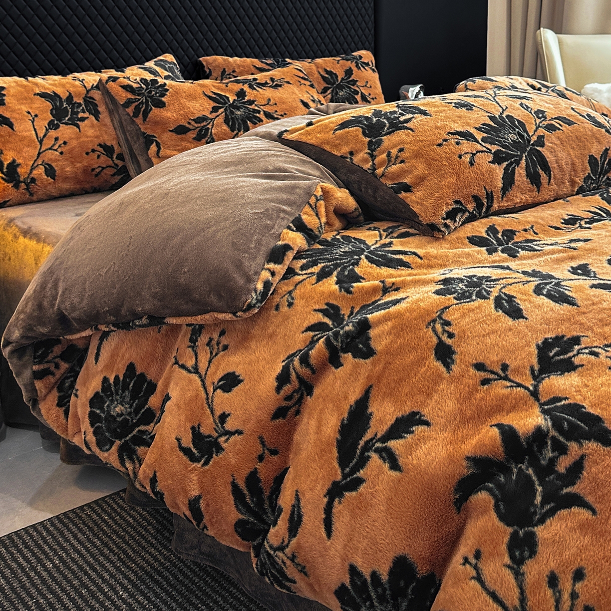 91家纺网 家纺一手货源 找家纺 民新家纺 2025新款兔毛绒印花简约款四件套 简约款-繁花