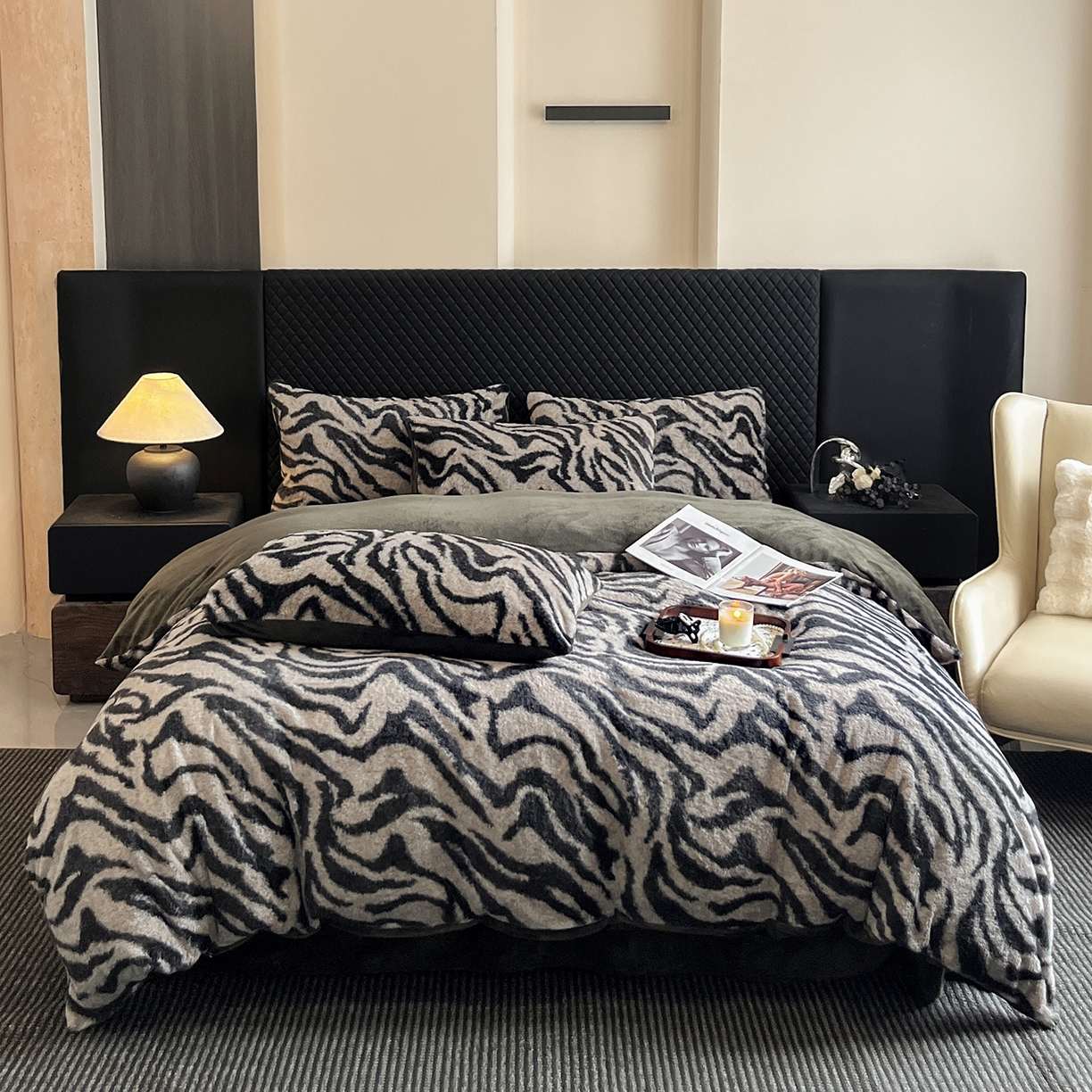 91家纺网 家纺一手货源 找家纺 （总）民新家纺 2025新款兔毛绒印花简约款四件套