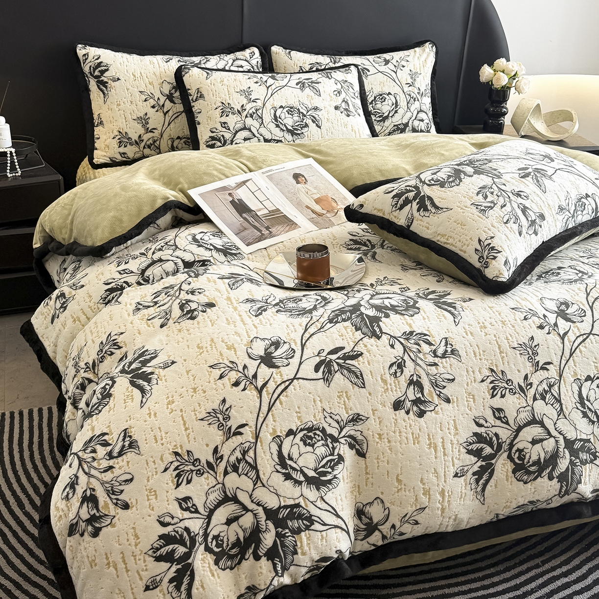 91家纺网 家纺一手货源 找家纺 典曼家纺 2025新款A类宽包边雕花绒四件套 牧野繁花