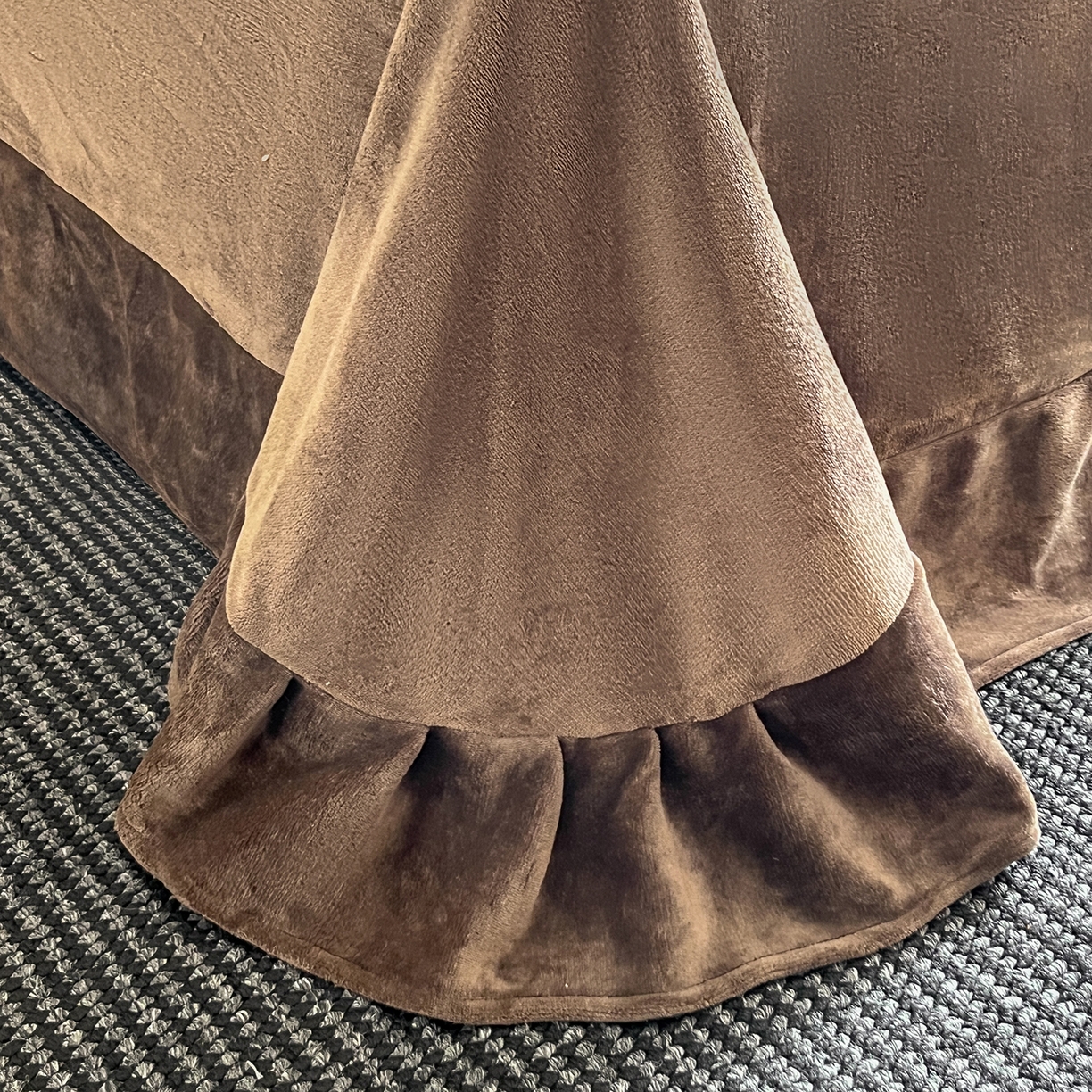 91家纺网 家纺一手货源 找家纺 民新家纺 2025新款兔毛绒印花简约款四件套 简约款-爱意玫瑰咖