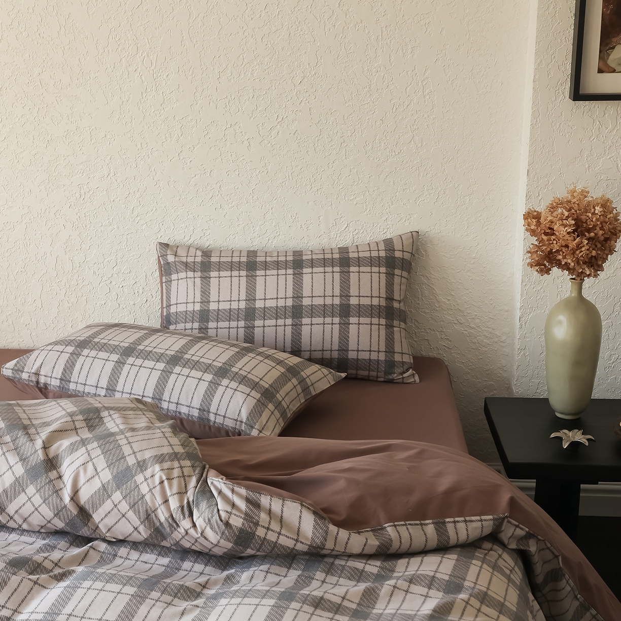 91家纺网 家纺一手货源 找家纺 三味舒屋 2025新款50支全棉磨毛印花四件套-格纹俱乐部 米黑格俱乐部