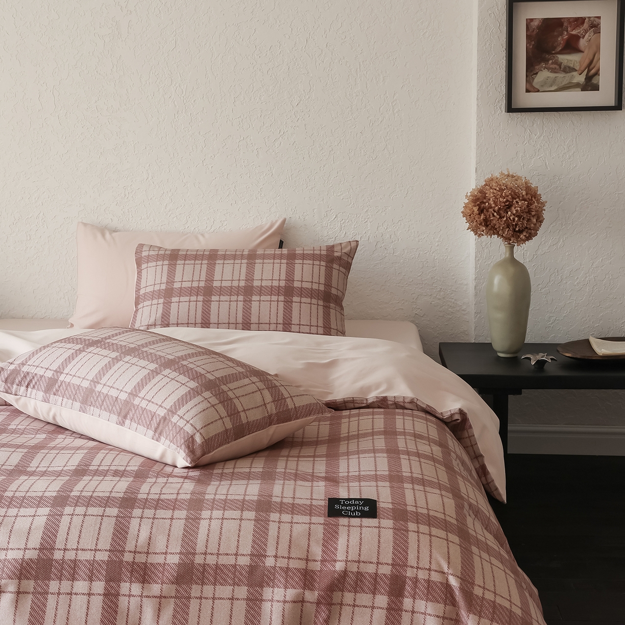 91家纺网 家纺一手货源 找家纺 三味舒屋 2025新款50支全棉磨毛印花四件套-格纹俱乐部 粉棕格俱乐部