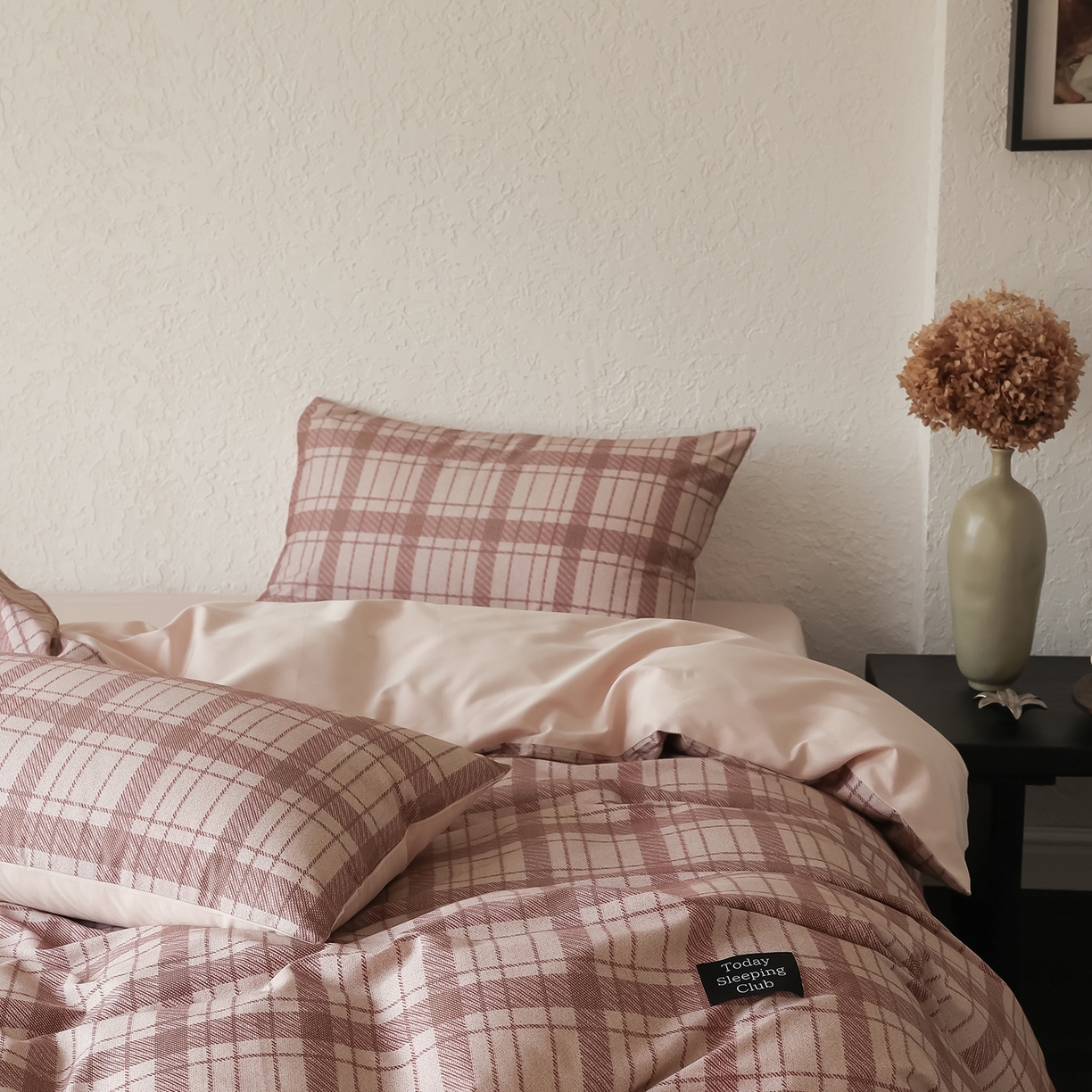 91家纺网 家纺一手货源 找家纺 三味舒屋 2025新款50支全棉磨毛印花四件套-格纹俱乐部 粉棕格俱乐部