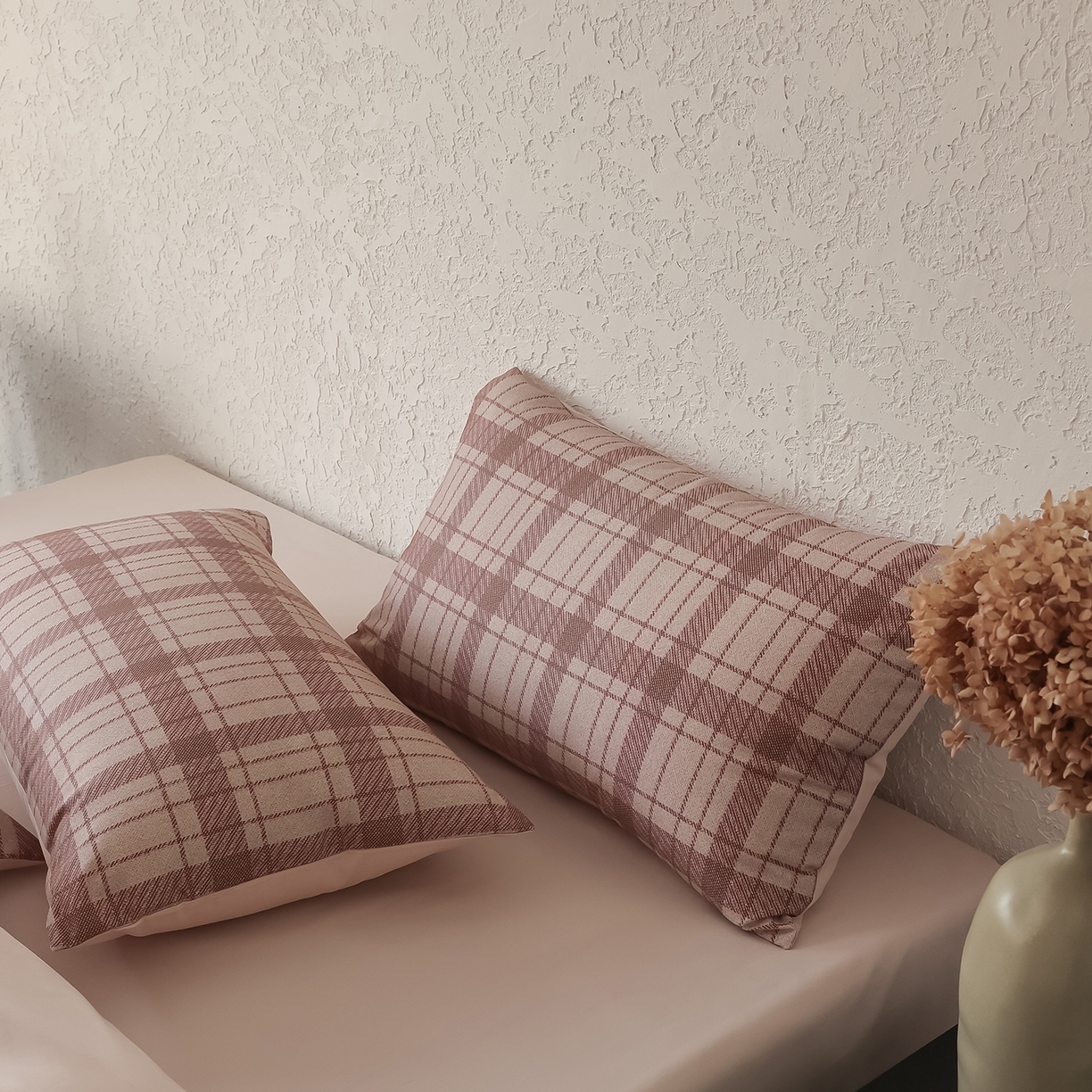 91家纺网 家纺一手货源 找家纺 三味舒屋 2025新款50支全棉磨毛印花四件套-格纹俱乐部 粉棕格俱乐部