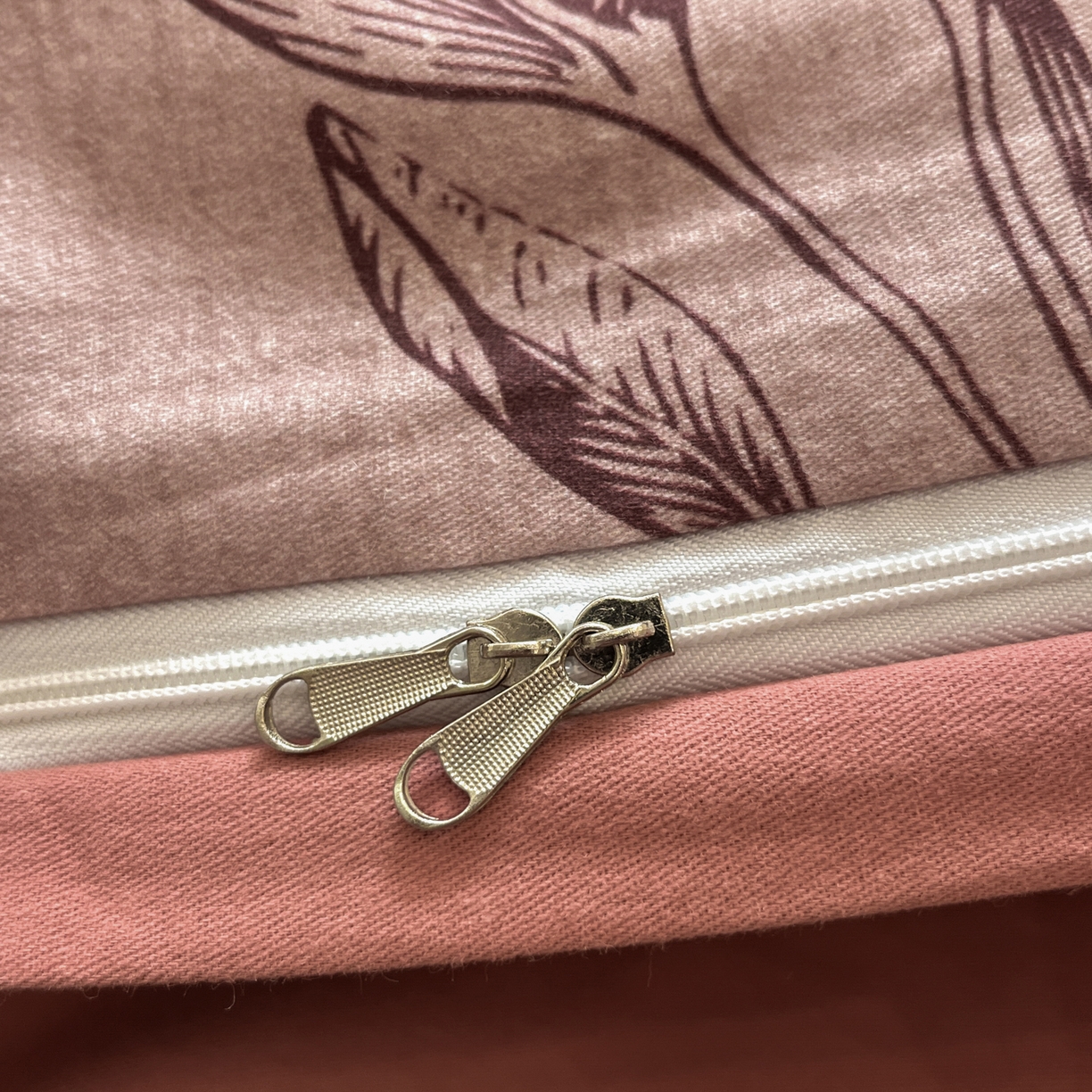 91家纺网 家纺一手货源 找家纺 典曼家纺 2025新品法式复古全棉A类磨毛四件套 青釉-红