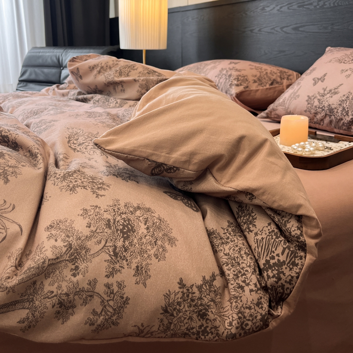 91家纺网 家纺一手货源 找家纺 典曼家纺 2025新品法式复古全棉A类磨毛四件套 春烟-咖