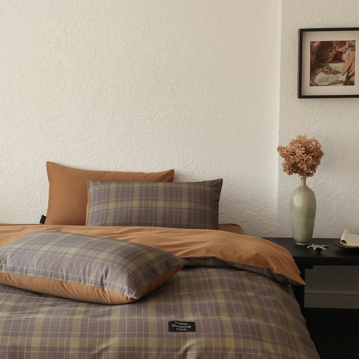 91家纺网 家纺一手货源 找家纺 三味舒屋 2025新款50支全棉磨毛印花四件套-格纹俱乐部 咖绿格俱乐部