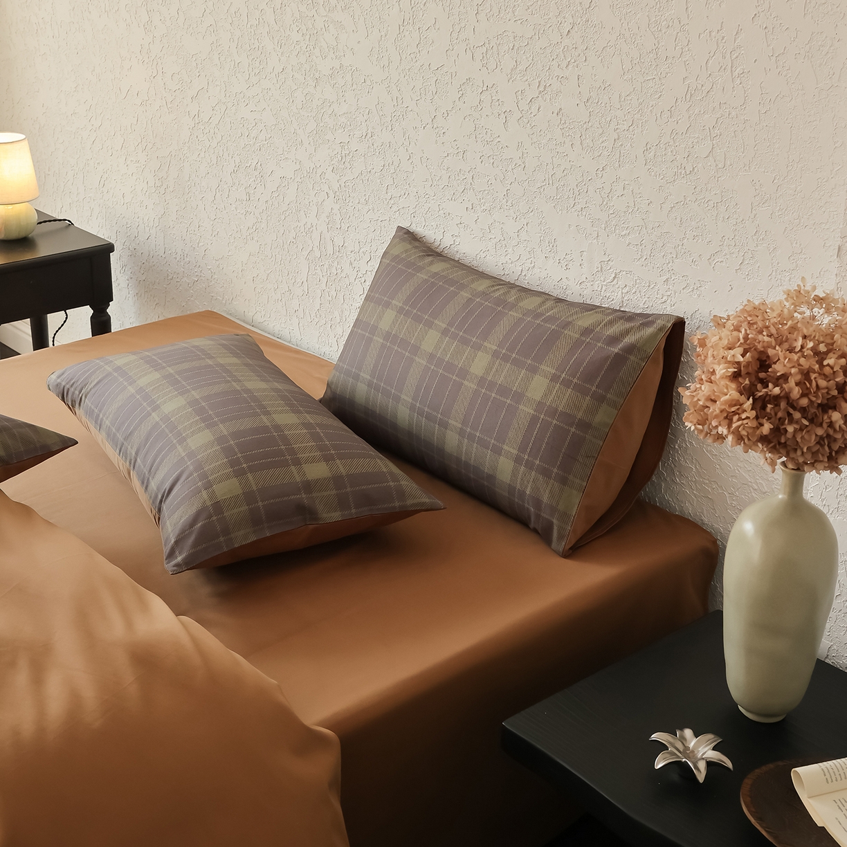 91家纺网 家纺一手货源 找家纺 三味舒屋 2025新款50支全棉磨毛印花四件套-格纹俱乐部 咖绿格俱乐部