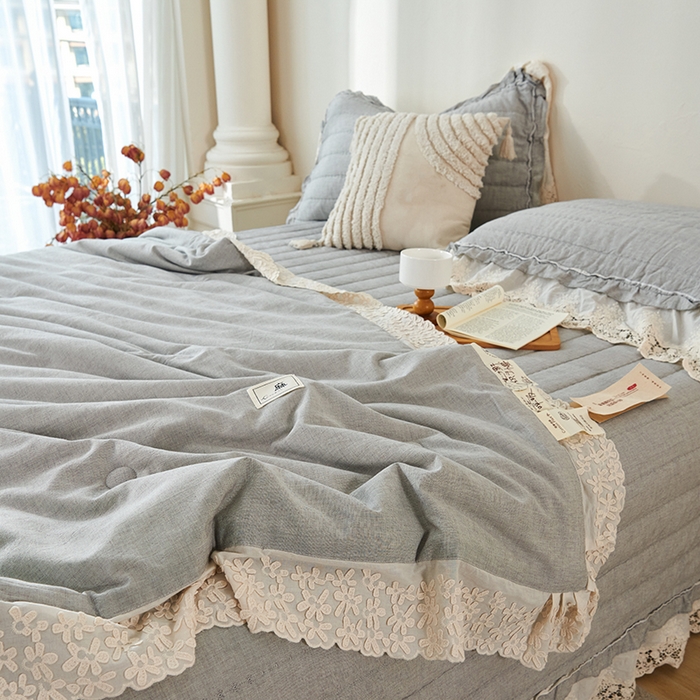 91家纺网 家纺一手货源 找家纺 桂雅居 2025新款舒适麻棉麻蕾丝花边单床盖床盖单件 烟墨灰