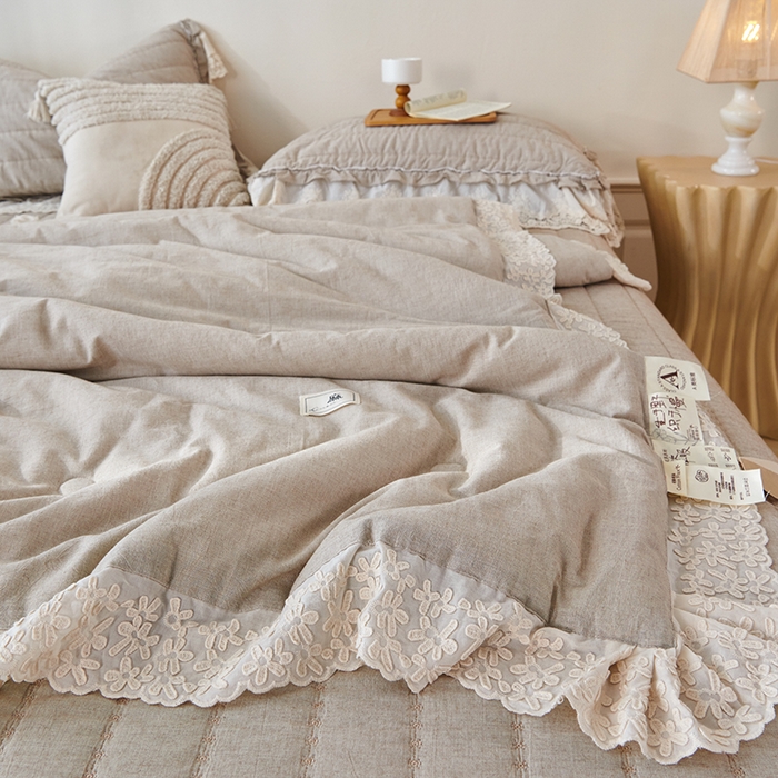 91家纺网 家纺一手货源 找家纺 桂雅居 2025新款舒适麻棉麻蕾丝花边单床盖床盖单件 栗壳色
