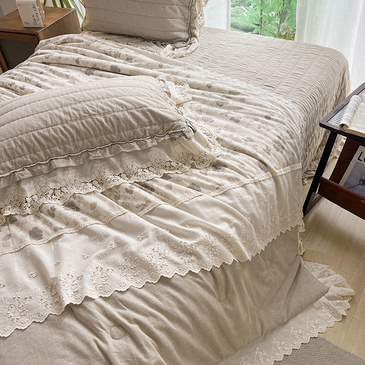 91家纺网 家纺一手货源 找家纺 桂雅居 2025新款舒适麻棉麻蕾丝花边单床盖床盖单件 素锦-咖