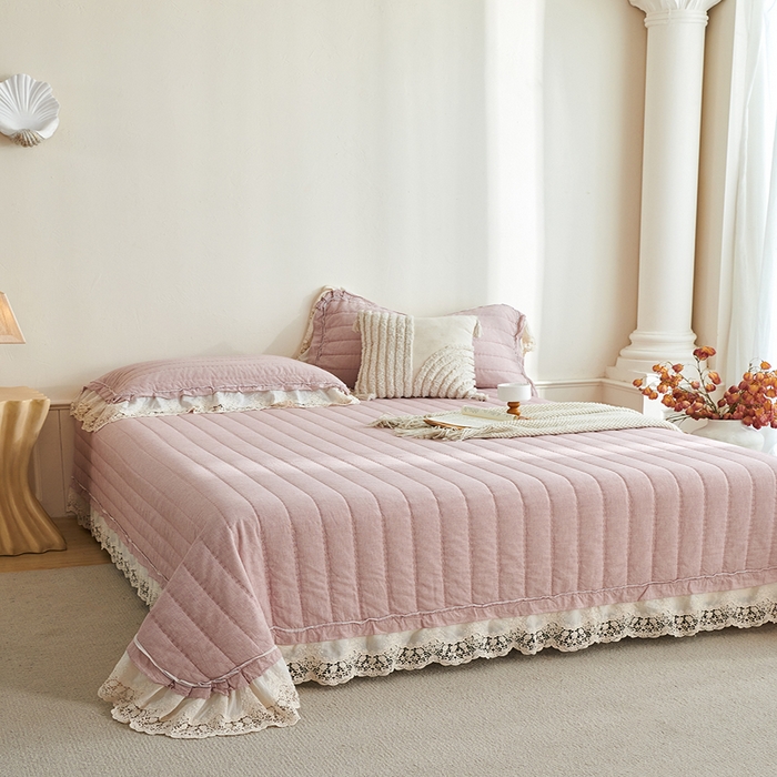 91家纺网 家纺一手货源 找家纺 桂雅居 2025新款舒适麻棉麻蕾丝花边单床盖床盖单件 海棠红