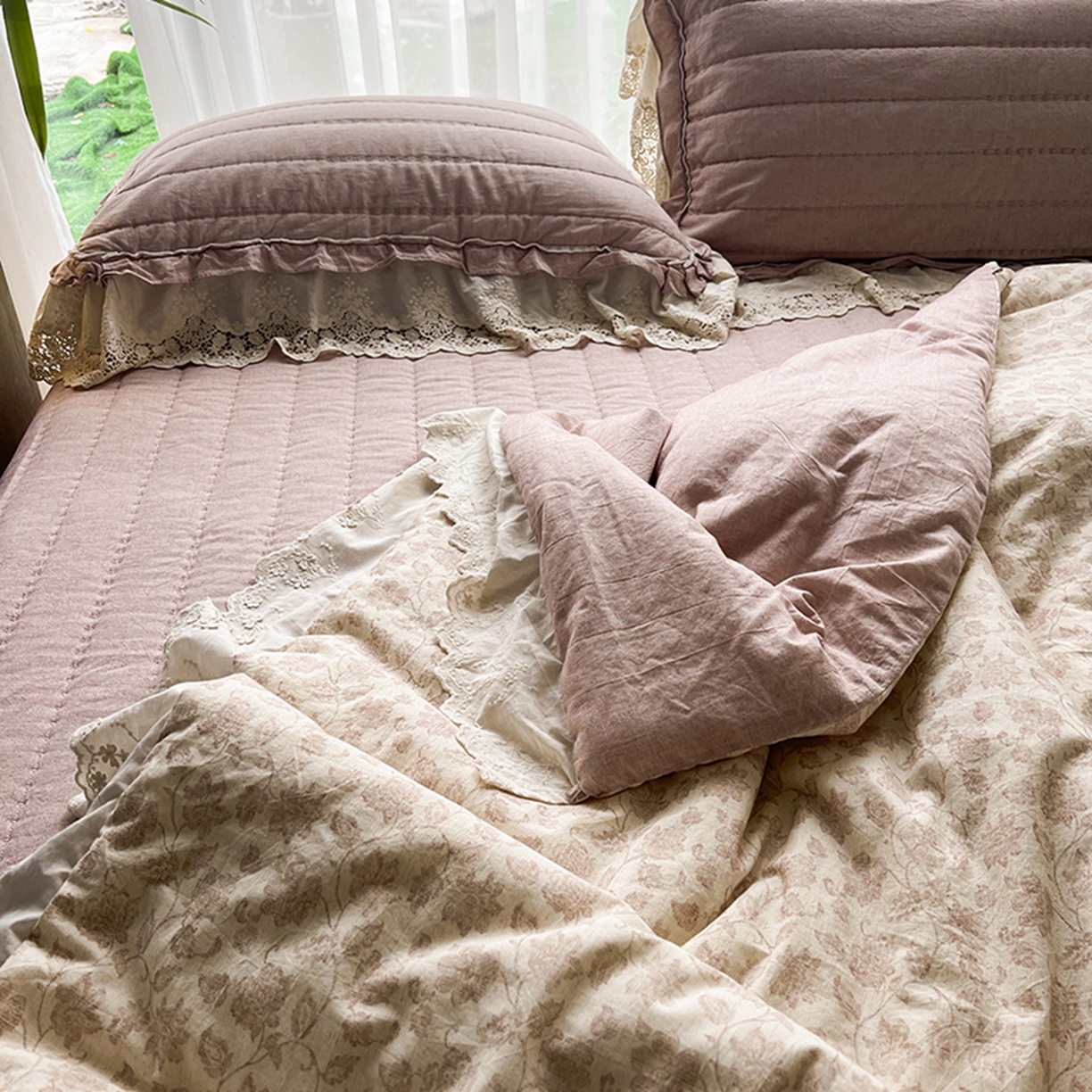 91家纺网 家纺一手货源 找家纺 桂雅居 2025新款舒适麻棉麻蕾丝花边单床盖床盖单件 秋意-红