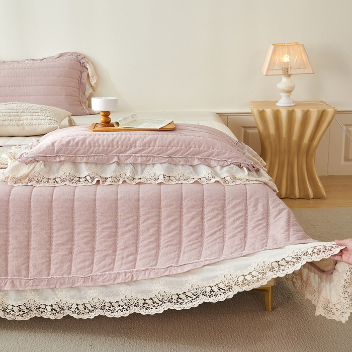 91家纺网 家纺一手货源 找家纺 桂雅居 2025新款舒适麻棉麻蕾丝花边单床盖床盖单件 海棠红