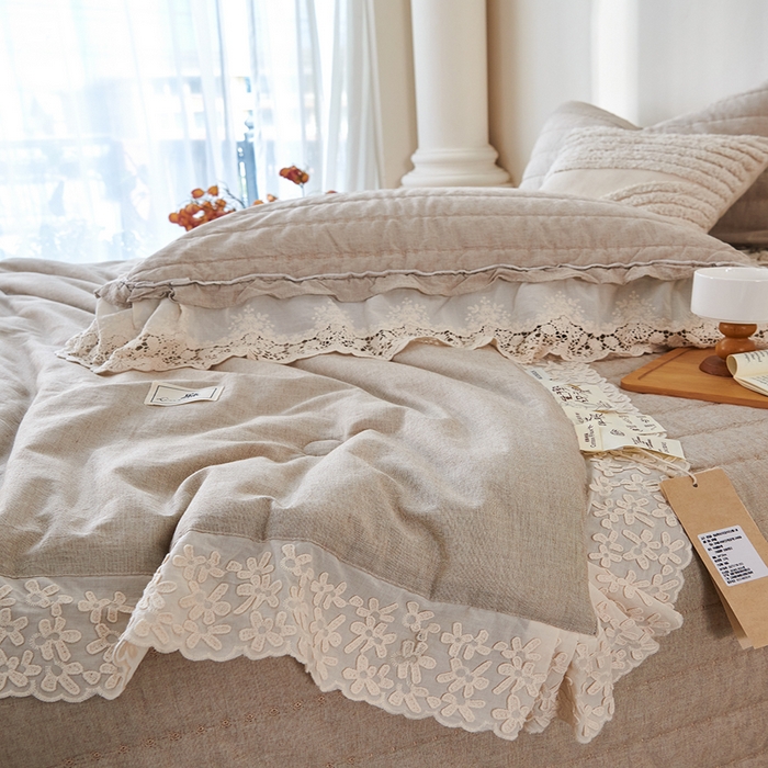 91家纺网 家纺一手货源 找家纺 桂雅居 2025新款舒适麻棉麻蕾丝花边单床盖床盖单件 栗壳色