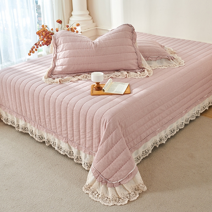 91家纺网 家纺一手货源 找家纺 桂雅居 2025新款舒适麻棉麻蕾丝花边单床盖床盖单件 海棠红