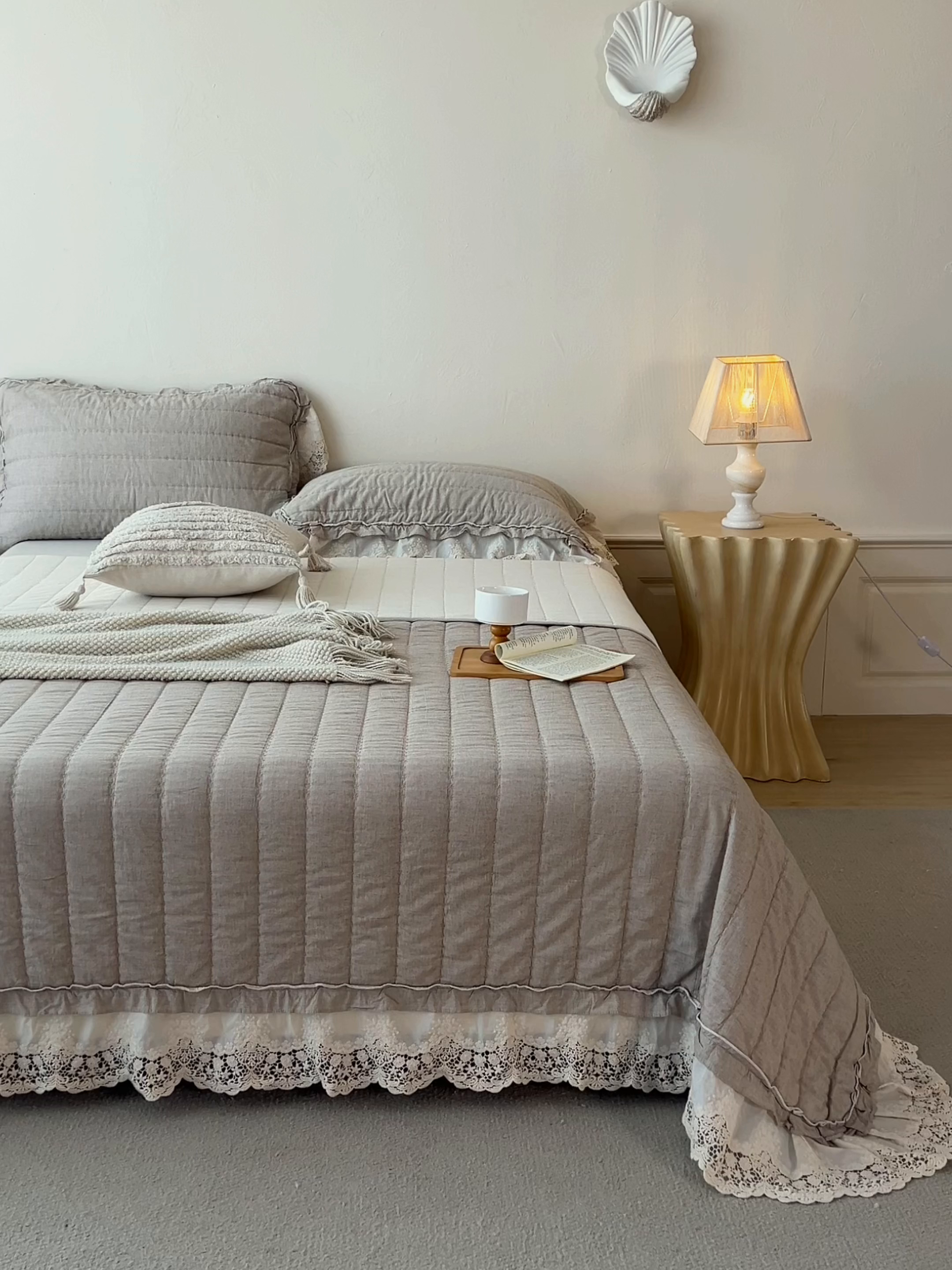 91家纺网 家纺一手货源 找家纺 桂雅居 2025新款舒适麻棉麻蕾丝花边单床盖床盖单件 栗壳色