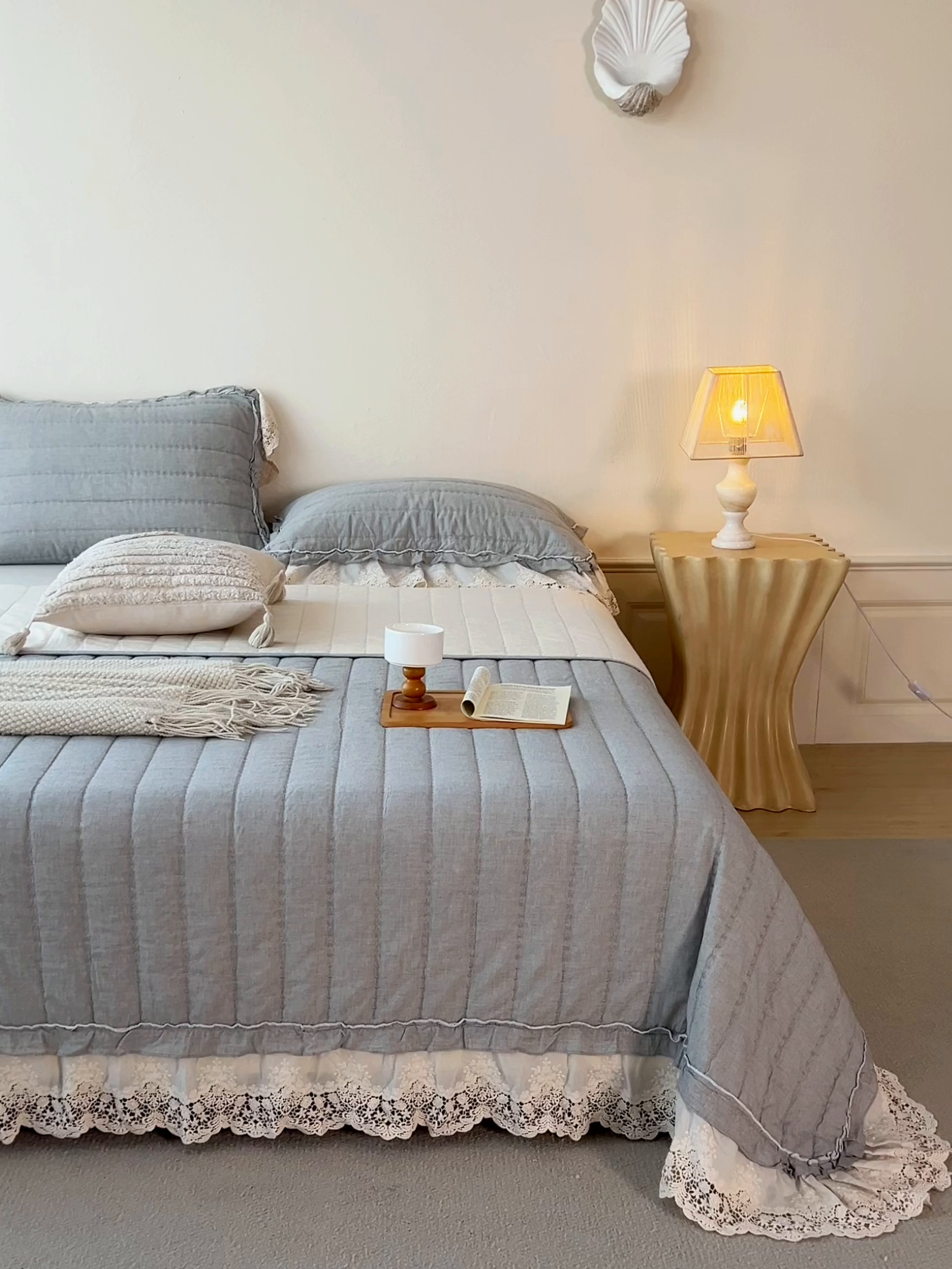 91家纺网 家纺一手货源 找家纺 桂雅居 2025新款舒适麻棉麻蕾丝花边单床盖床盖单件 烟墨灰