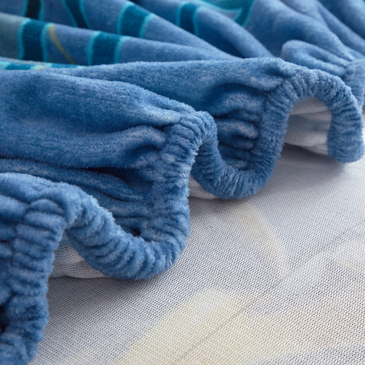 91家纺网 家纺一手货源 找家纺 蘭菲家纺 2025新款高克重亲肤保暖牛奶绒单品床笠-变形金刚 2号