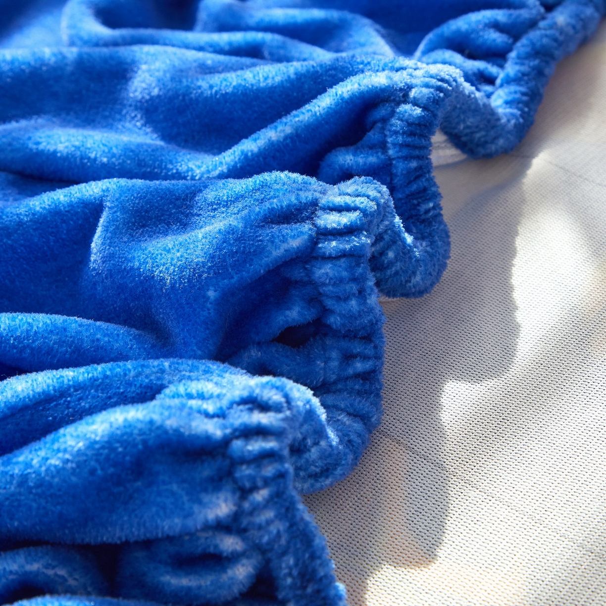 91家纺网 家纺一手货源 找家纺 蘭菲家纺 2025新款高克重亲肤保暖牛奶绒单品床笠-变形金刚 10号