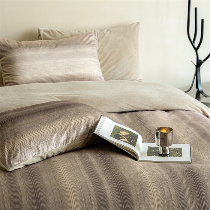 91家纺网 家纺一手货源 找家纺 （总）ONE TWO ONE 121 2025新款轻奢新法式德芙绒宝宝绒婴儿绒短毛绒牛奶绒四件套床单被套-漫步地球【会员-10】 平台控价券后不得低于 258  278