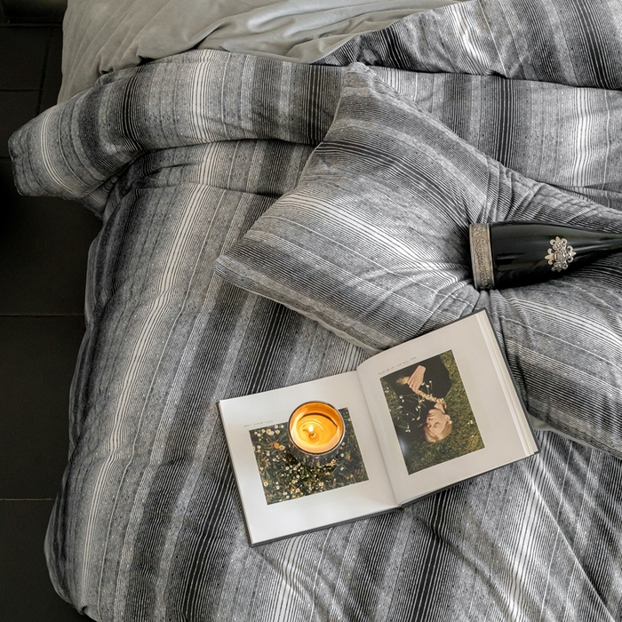 91家纺网 家纺一手货源 找家纺 ONE TWO ONE 121 2025新款轻奢新法式德芙绒宝宝绒婴儿绒短毛绒牛奶绒四件套床单被套-漫步地球【会员-10】 平台控价券后不得低于 258  278 漫步地球-深灰